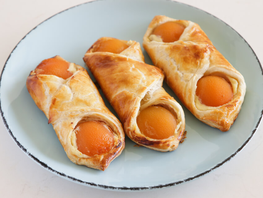 Apricot Pastry 
