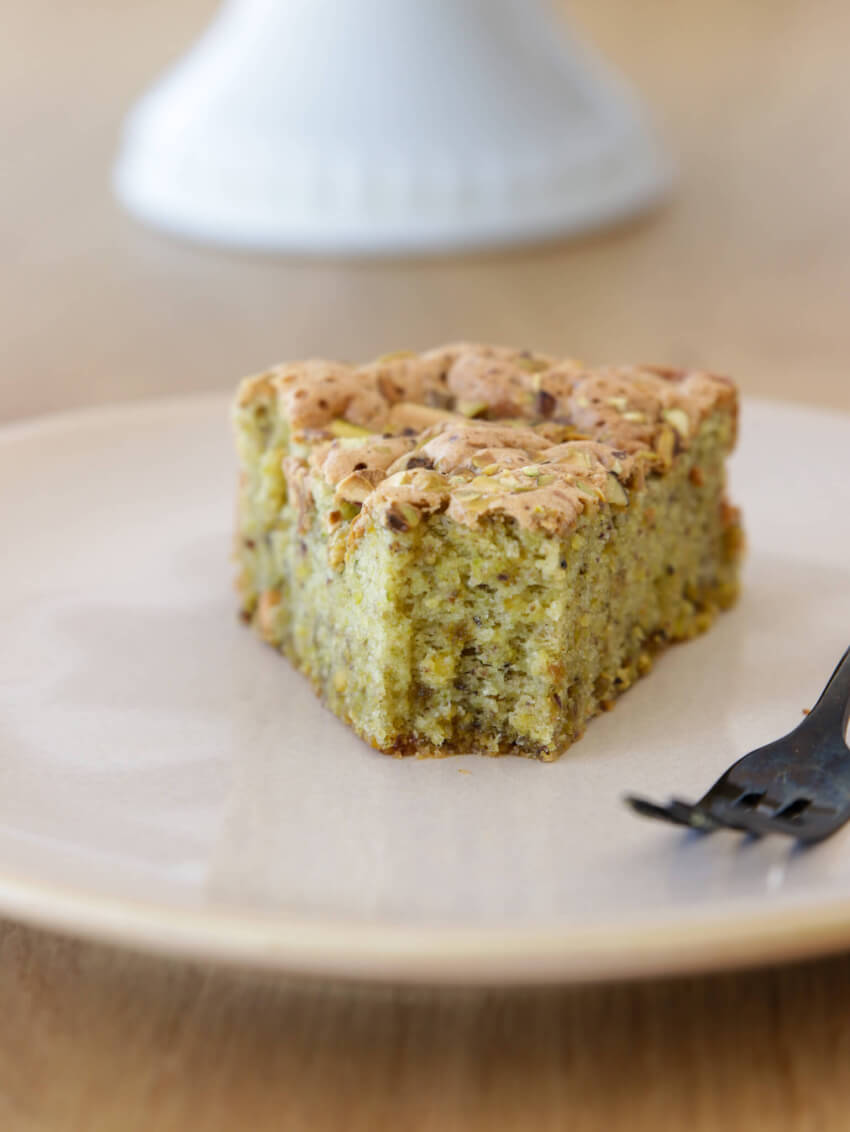 flourless pistachio cake