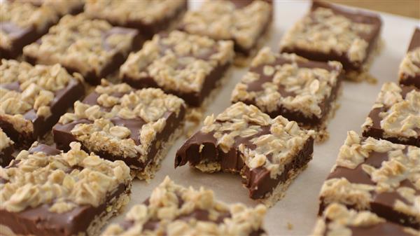 No-Bake Chocolate Peanut Butter Oatmeal Bars Recipe