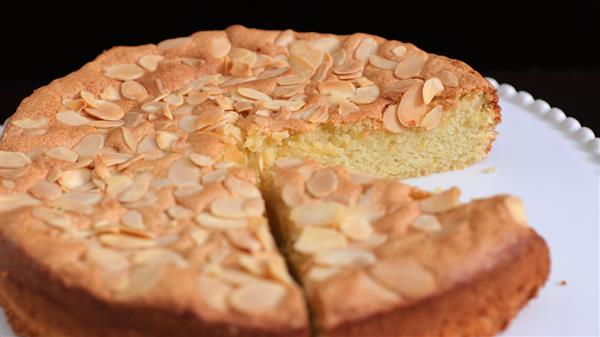 Easy Flourless Almond Cake Recipe  
