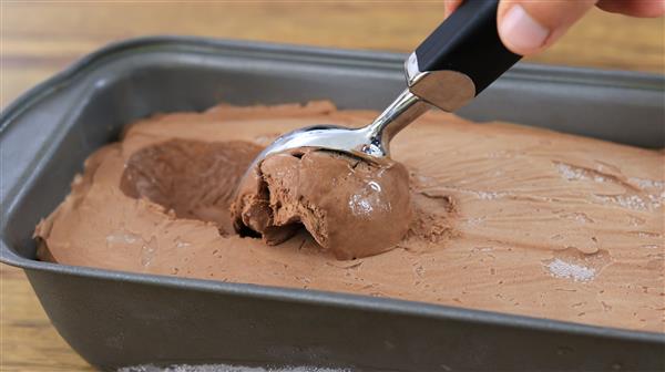 Easy Homemade Chocolate Ice Cream Recipe (Only 3-ingredients)