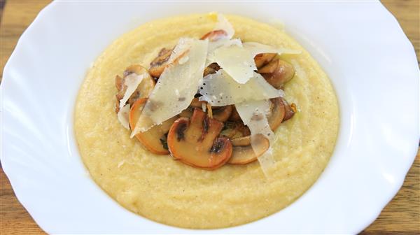 Polenta Recipe with Sautéed Mushrooms 