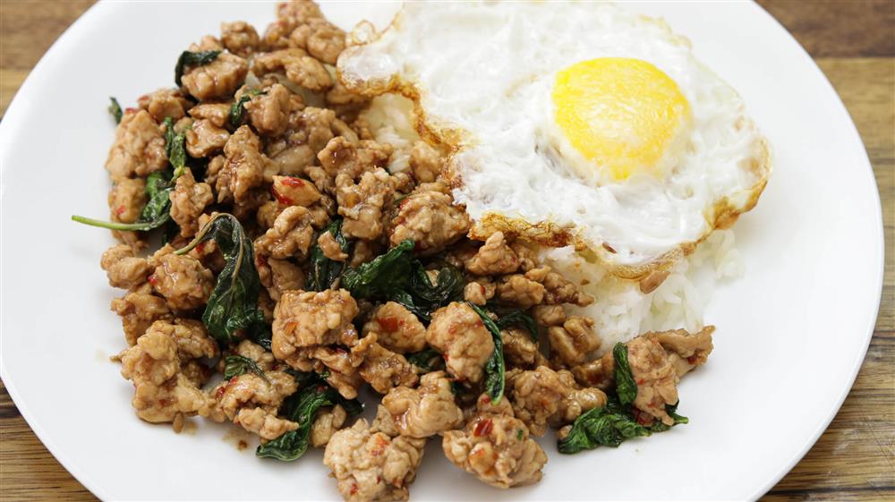 Pad Kra Pao Recipe | Thai Basil Chicken