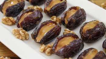 Walnut and Peanut Butter Stuffed Dates – The Best Treat Ever 